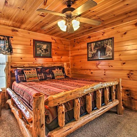 Expansive Gatlinburg Cabin Hot Tub, Deck And Grill! Εξωτερικό φωτογραφία