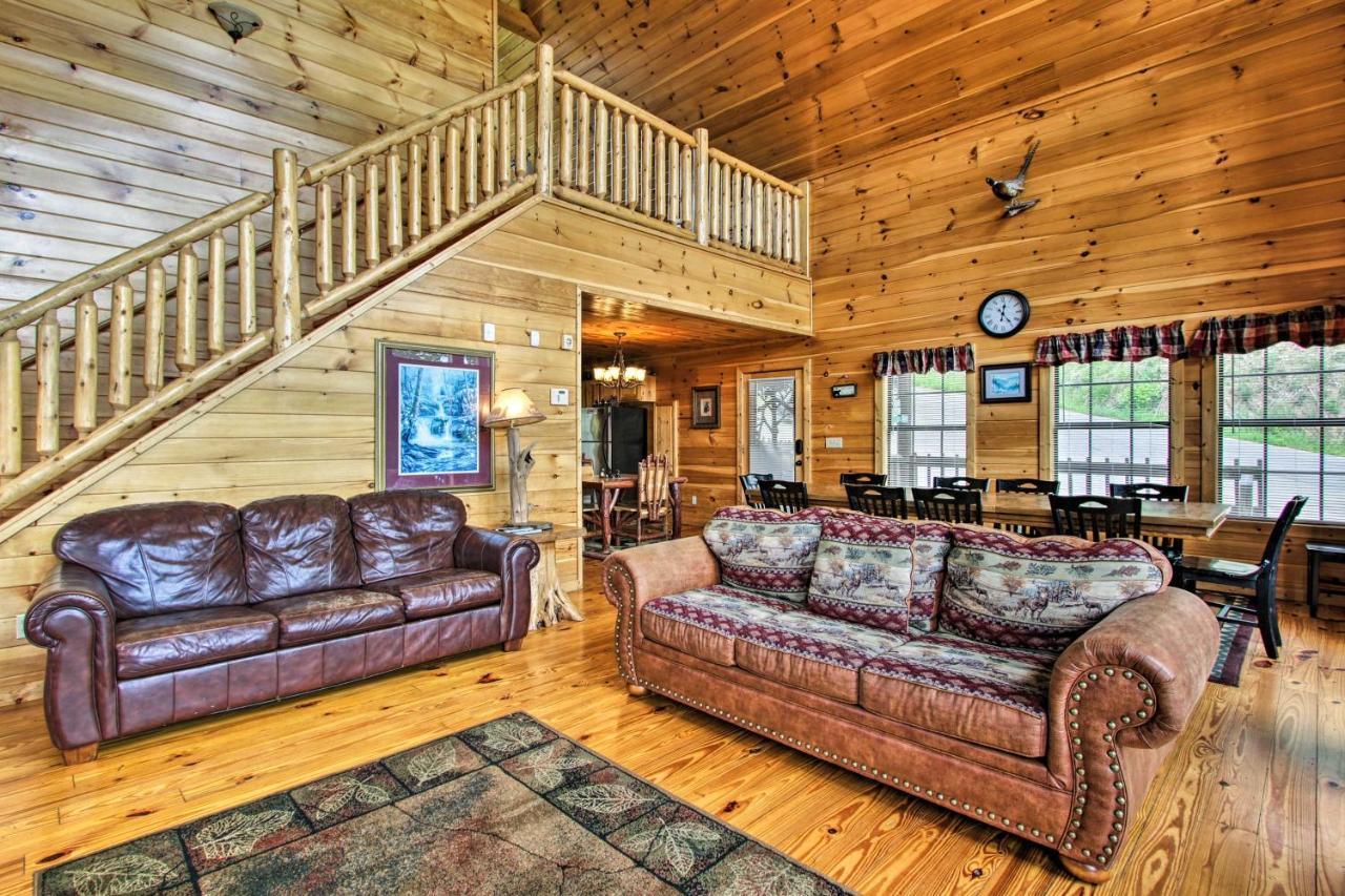 Expansive Gatlinburg Cabin Hot Tub, Deck And Grill! Εξωτερικό φωτογραφία