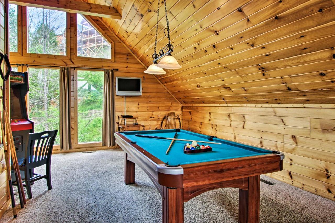 Expansive Gatlinburg Cabin Hot Tub, Deck And Grill! Εξωτερικό φωτογραφία