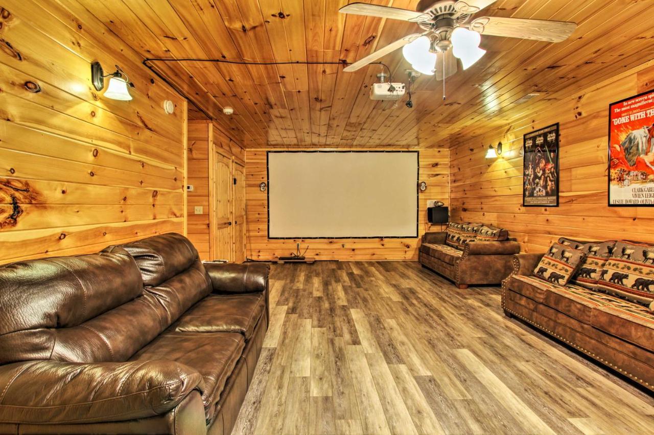 Expansive Gatlinburg Cabin Hot Tub, Deck And Grill! Εξωτερικό φωτογραφία
