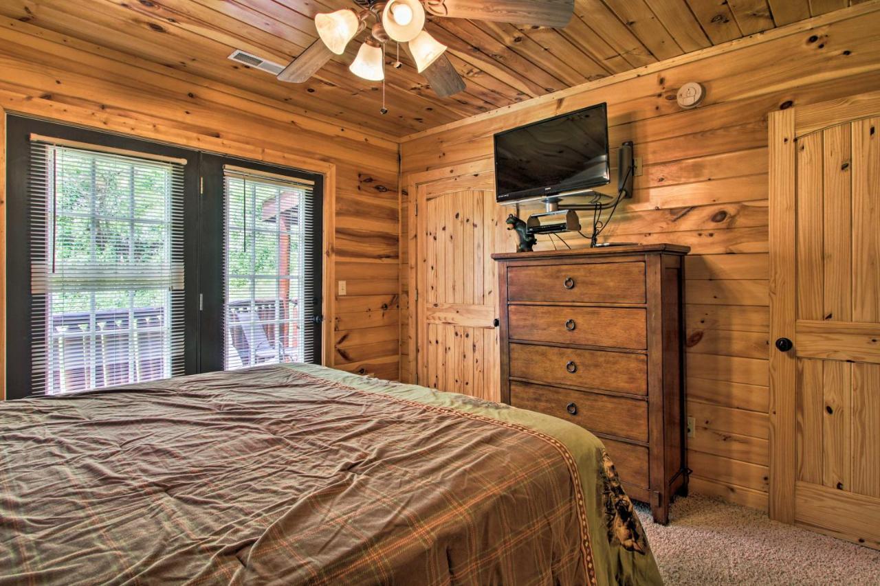 Expansive Gatlinburg Cabin Hot Tub, Deck And Grill! Εξωτερικό φωτογραφία